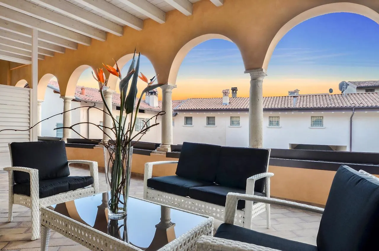 Palazzo Archi Holiday Apartments Polpenazze del Garda